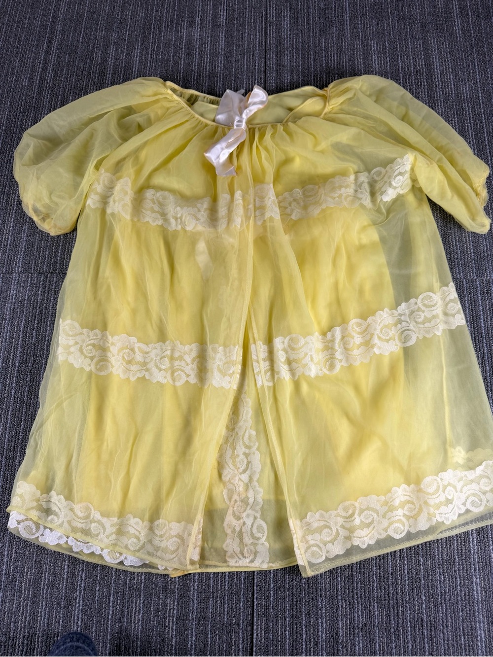 G M C Vintage Yellow/White Sheer Babydoll Nightgown Peignoir Set Lace Trim